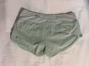 Lululemon Speed Up 2.5" Size 4 thumbnail 2