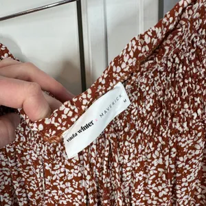 Vada Winter‎ x Maverick Womens Smocked Floral Jogger Pants Red Brown Size Medium thumbnail 2