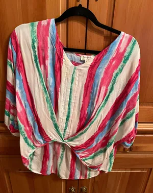 Boutique Top thumbnail 2