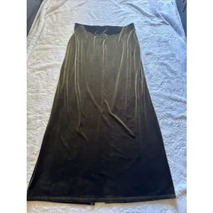 Max Studio Skirt Size L Green Velvet Skirt Elastic Waist Made In USA thumbnail 4