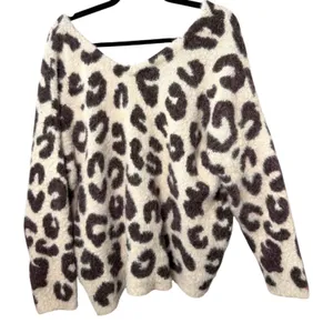 POL Cream Fuzzy Animal Print V Neck Sweater Size Medium thumbnail 3