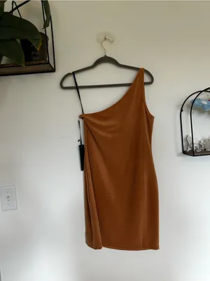 NWT House of‎ Harlow 1960 x Revolve Light Brown One Shoulder Mini Dress Medium thumbnail 2
