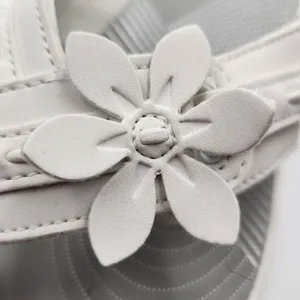 Clarks Sandals Womens 7 White Arla Glison Cloudsteppers Flower Thong Casual thumbnail 6