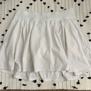 Lululemon Side-Pleat High-Rise Tennis Skirt thumbnail 2