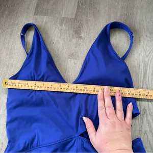 Fabletics One Piece Cutout Swim Suit Women’s XL Blue Summer Beach Vacation thumbnail 6