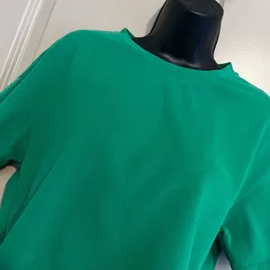 Women's Small Cider Green‎ Crop Top thumbnail 2