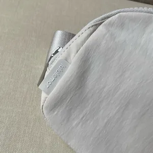 Lululemon Everywhere Belt Bag 1L - White Opal thumbnail 5