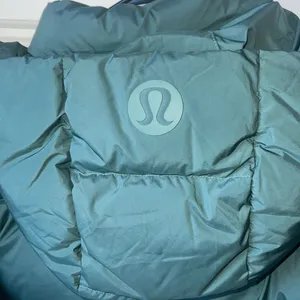Lululemon Wunder Puff 600-Down-Fill Cropped Jacket Size 12 thumbnail 5