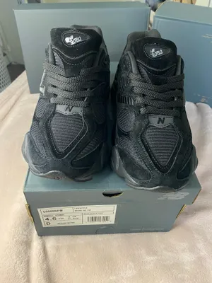 New Balance 9060 Girl Athletic Sneakers size 4.5 thumbnail 2