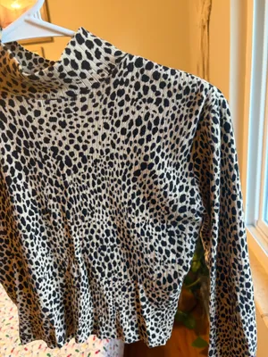 Brandy Melville Leopard Turtleneck Long Sleeve thumbnail 2