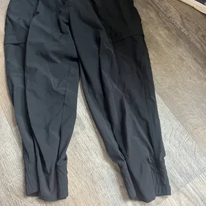 The North Face Cropped‎ black pants size 8 thumbnail 3