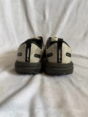 Brooks Womens Revel 6 Size 8.5 B Neutral Black White Running Trainer thumbnail 3