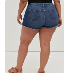 Torrid 3.5 Inch Vintage Stretch Mid-Rise Shorts Women’s Plus Size 26 Distressed thumbnail 3