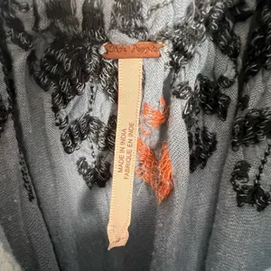 Free People Blue New World Embroidered Bohemian Cold Shoulder Peasant Top Size M thumbnail 11