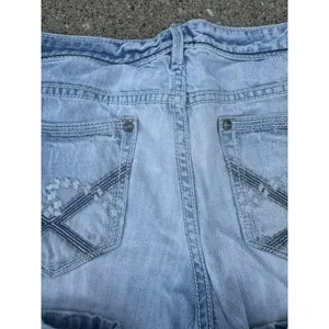 Madison Denim Women's Low Rise Flare Leg Distress SZ 7/8 Dark Stitch Embroidery‎ thumbnail 2