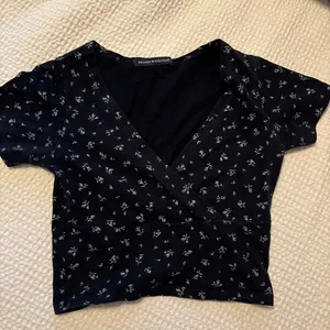 Brandy Melville Amara Top thumbnail 1