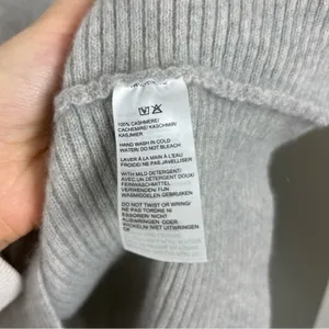 Saks Fifth Avenue Grey Ribbed Cashmere Knit Sweater Size M thumbnail 11