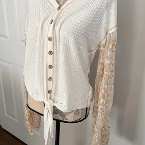 Miss Me Boho Waffle Knit Lace Bell Sleeve Tie Front Blouse Cream Size Large thumbnail 2