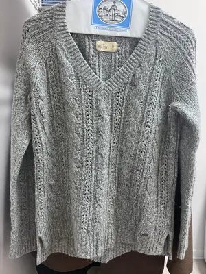 Hollister Sweater thumbnail 1