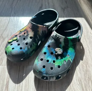 Crocs Rainbow the dye croc thumbnail 1