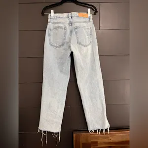 PACSUN Distressed Lightwash Denim Jeans 90’s Straight Women’s Sz 23 EUC thumbnail 4