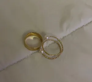 Gold rings thumbnail 1