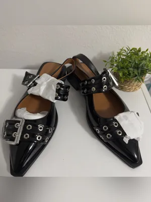 Black Patent Grommet Strap Women’s Sandals thumbnail 2