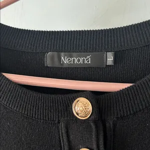 Black Long Sleeve Button thumbnail 7