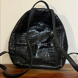 Tory Burch Croc Embossed Black Leather Mini Backpack Purse Gold Logo Casual Luxe thumbnail 8