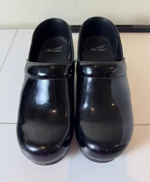 Dansko Clogs‎ Women 39 8 8.5 Black Patent Leather Slip On Comfort Workwear thumbnail 1