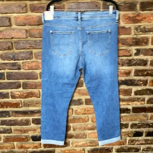 NWT Anthropologie Pilcro Distressed Blue Denim Slim Boyfriend Crop Jeans Size 32 thumbnail 7