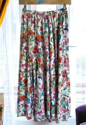 Cupio Womens Skirt Sz M White Floral Colorful Butterflies Flowers Silky Maxi NEW thumbnail 3