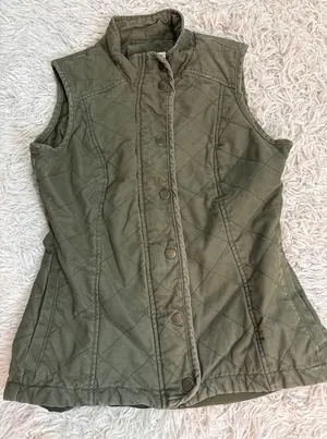 Magellan Outdoors Quilted Vest Olive Green Snap Front Collar‎ Pockets Size L thumbnail 1
