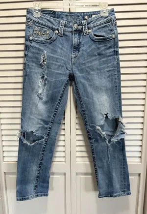 Miss‎ Me Boyfriend Capri Heavy Distress Jeans Embroidered/Gems Logo 25 Low Rise thumbnail 1
