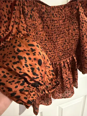 NWT BuddyLove Avara Smocked Rust Spot-Print Peplum Blouse with Puff Sleeves thumbnail 2