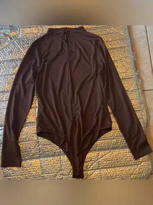 NWOT Lulus Long Sleeve Mock Neck Bodysuit - Deep Chocolate Brown Size L thumbnail 3