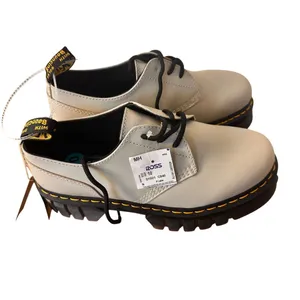 Dr. Martens 10M Audrick 1461 3-Eye Oxford Shoes Beige Platform Oxford Shoes thumbnail 2