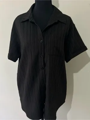 Relaxed Layering Black Short-Sleeve Textured Button-Down Shirt Small thumbnail 3