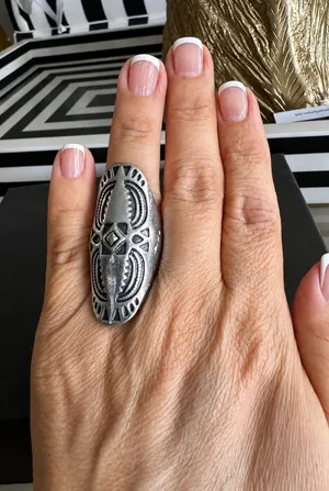 Silver Oval Tribal Design Ring Size 7.5 thumbnail 1