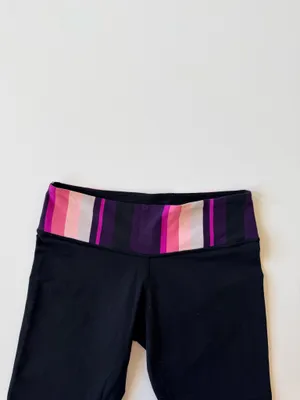Reversible Lululemon Capri Leggings 6 Women’s Wunder Under Crop Black thumbnail 2