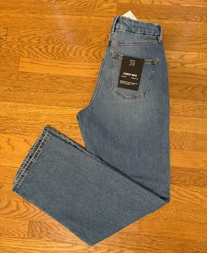 Forever 21 curvy 90’s straight leg jeans size 28 thumbnail 4