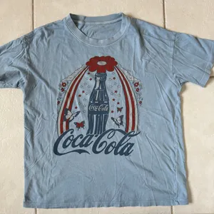 American Eagle Coca-Cola Oversized T-Shirt Red White Blue Women’s size XS thumbnail 1