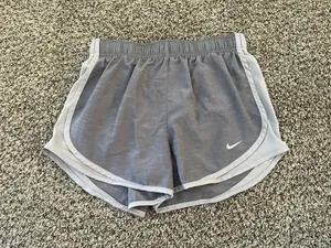 Nike size xs  grey shorts thumbnail 1