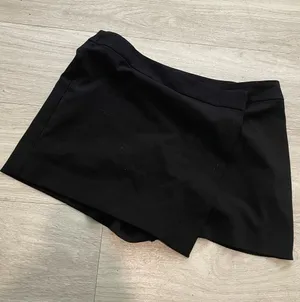 Leith Black Wrap Skort thumbnail 1