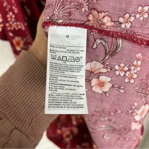 Old Navy Red Floral Short Sleeve Top Size M thumbnail 7