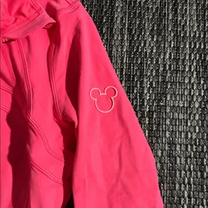 Lululemon Disney Define Jacket *Nulu Lipgloss Pink Size 4 NEW thumbnail 7