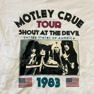 Source Unknown White Cotton American Classics Motley Crue Shout at the Devil 1983 Tour Shirt S thumbnail 2