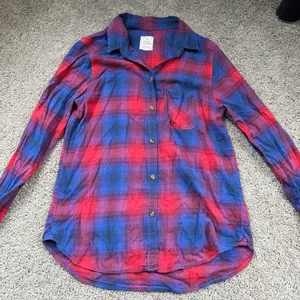 American Eagle Vintage Boyfriend Blue Red Plaid Flannel Shirt Size Medium thumbnail 1