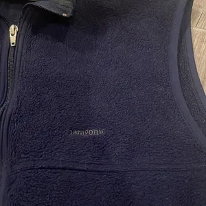 Vintage Patagonia women’s navy blue fleece vest thumbnail 2