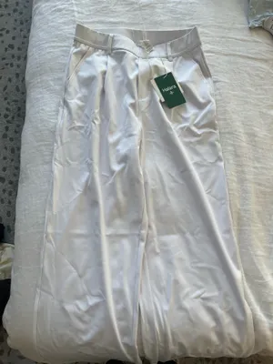 Halara white pants thumbnail 3